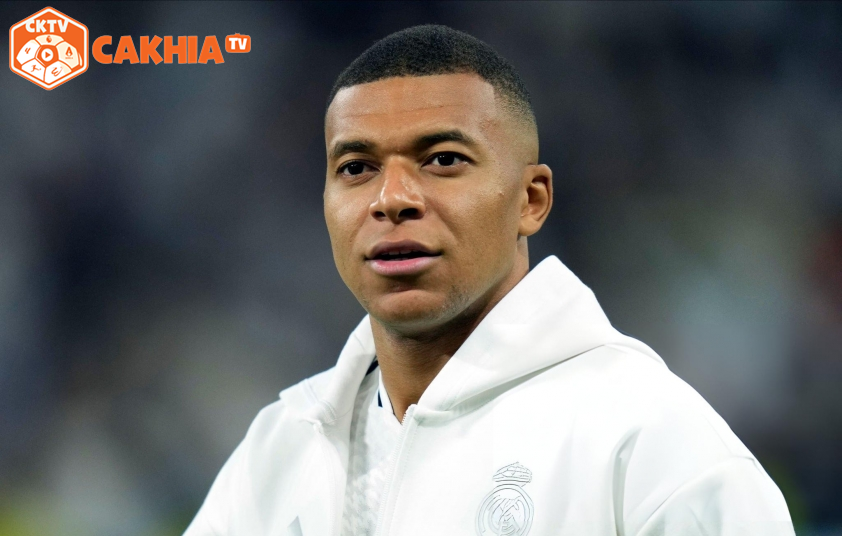 Mbappe được khuyên không nên góp mặt trên khán đài trong trận derby Madrid. Ảnh: Getty Mbappe được khuyên không nên góp mặt trên khán đài trong trận derby Madrid. Ảnh: Getty